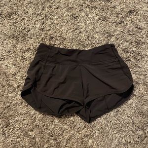 black lululemon shorts